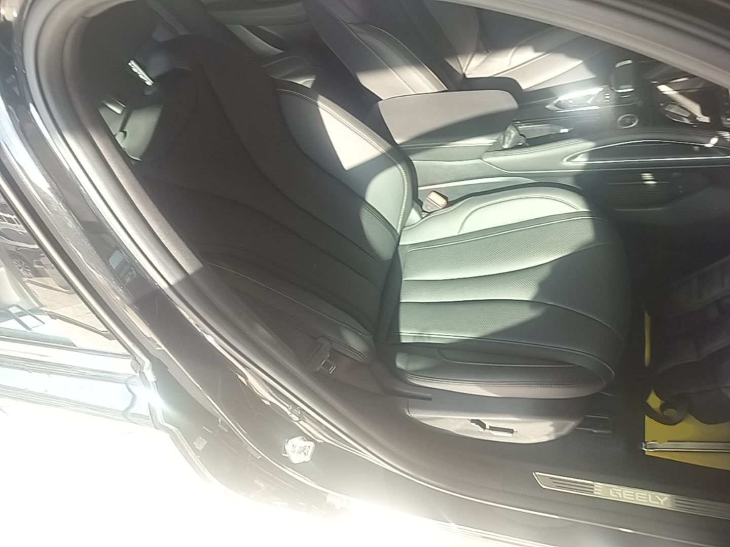 Geely Auto Monjaro L 2024 2.0TD DCT EVO Two-Wheel Drive Long-Range Version — снимка 19