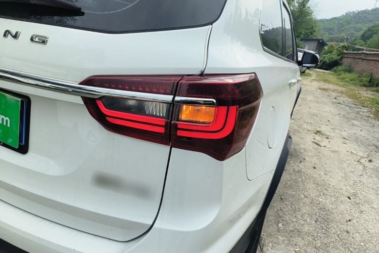 Used FORTHING T5 2022 Mach Edition 1.5T DCT High-Performance Five-Seater Right Rear Taillight