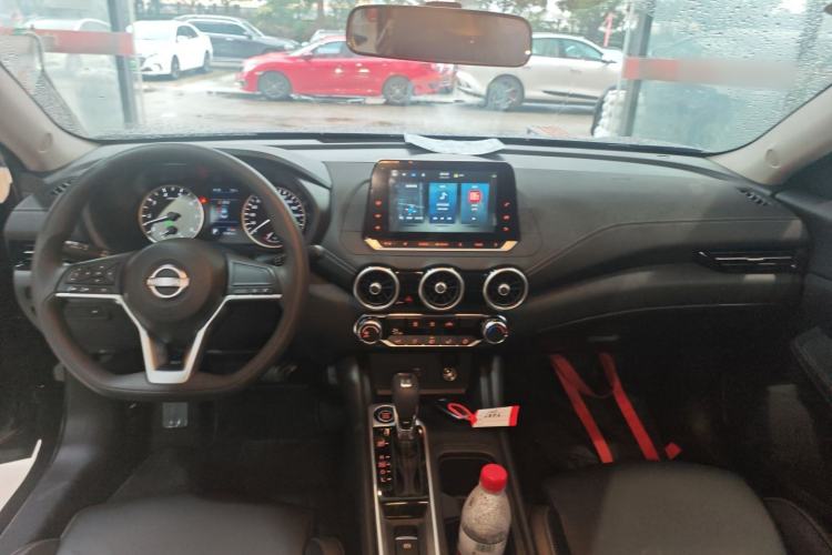 Used Nissan Sylphy 2026 Model 1.6L CVT Genuine Edition Center Console