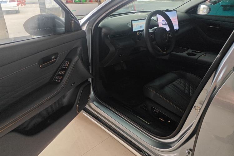 Used Baojun Enjoy 2025 Plug-in Hybrid 140km Luxury Edition