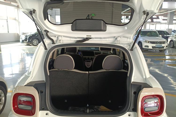 Used ORA Black Cat 2022 351 km Range Luxury Version Lithium-Ion Battery