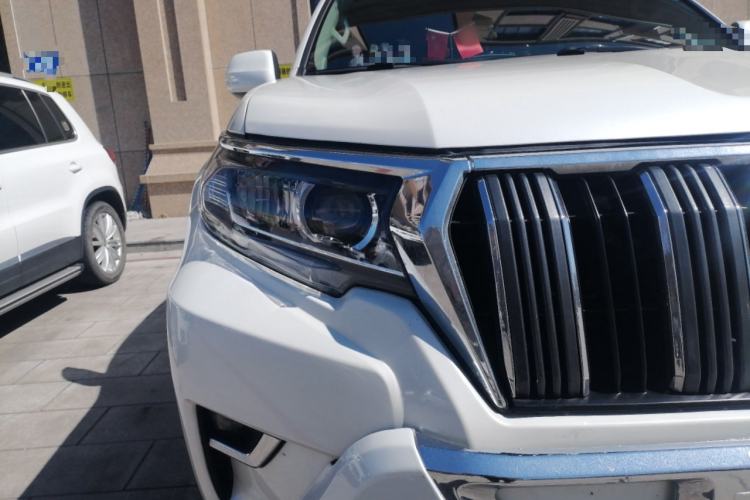 Used Toyota Prado 2016 2.7L Automatic Standard Edition Right Front Headlight