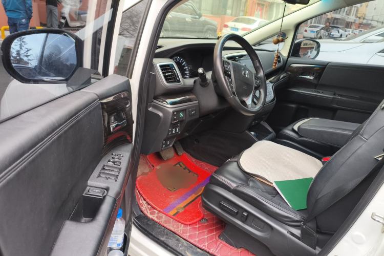 Used Honda Odyssey 2018 2.4L Supreme Edition Driver Seat