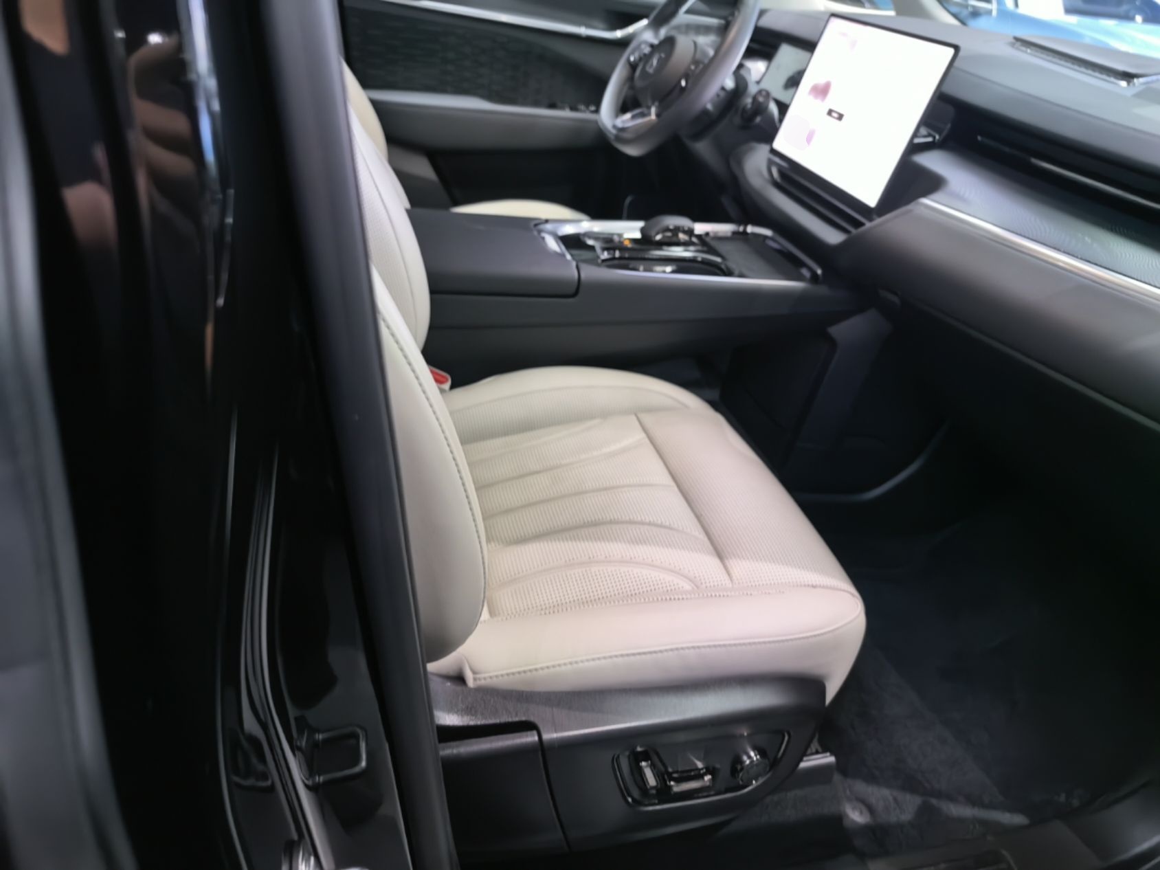 Zeekr 009 2024 GAC Trumpchi — снимка 19