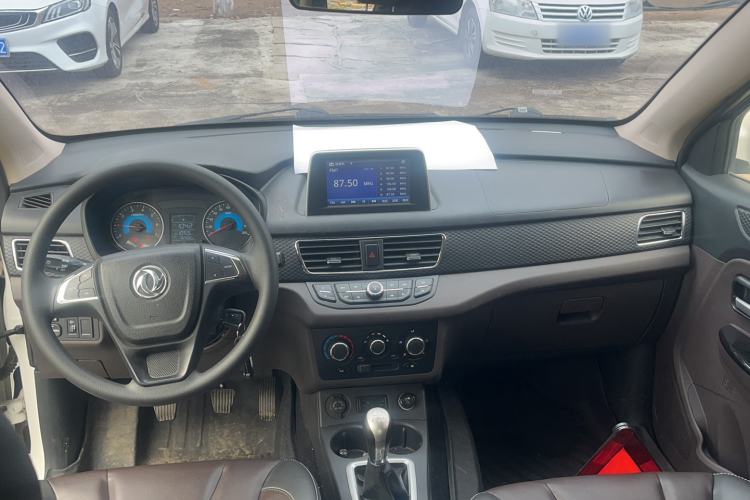 Used Dongfeng Fengon 330 2019 1.5L 330S Manual Comfort Version China VI Standard Interior 3