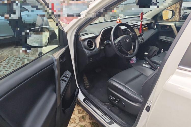 Used Toyota RAV4 2015 2.5L Automatic 4x4 Elite Edition
