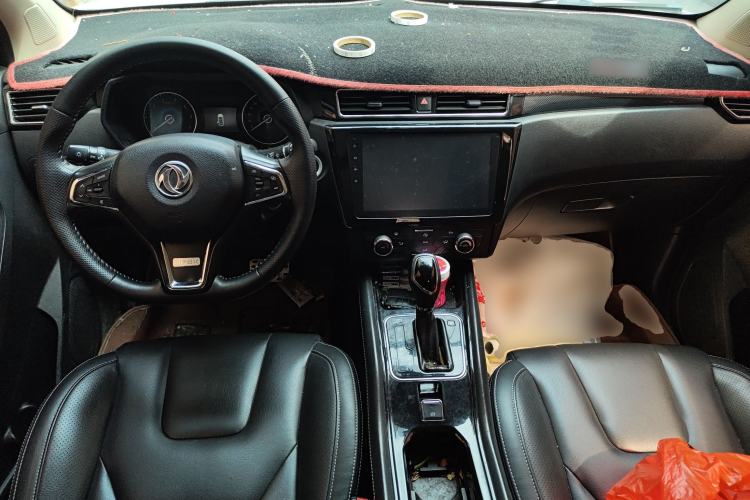 Used Dongfeng Fengon 580 2017 1.5T CVT Luxury Model Center Console