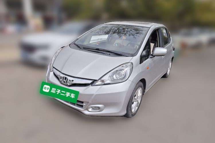 Used Honda Fit 2011 1.5L manual luxury version