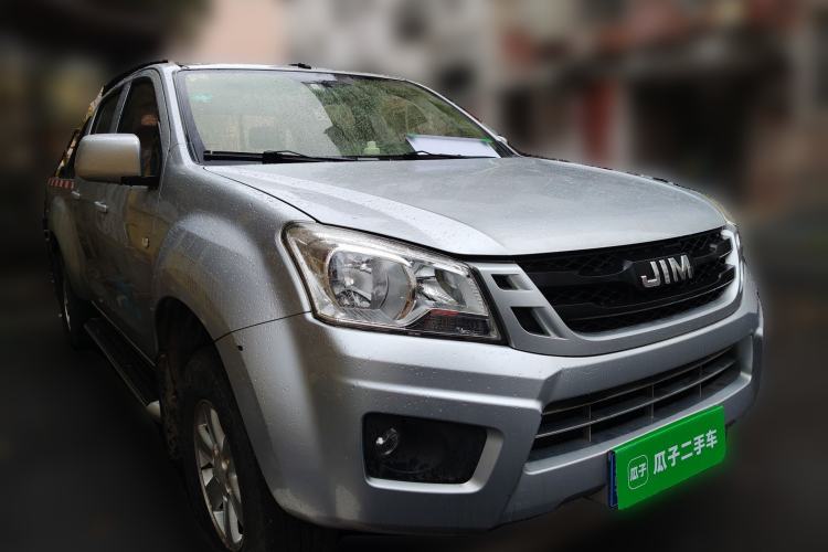 Used Isuzu JLM 2018 2.5T Two-Wheel Drive Diesel Luxury Version with Extended Cargo Bed JE4D25Q5A Front Right 45 Deg