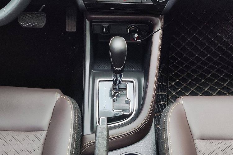 Used CHANGAN Eado DT 2019 1.6L Automatic Smart Enjoyment Model China VI Standard Gear Lever