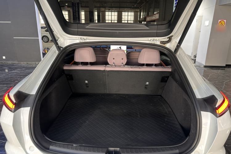 Used ONVO L60 2024 60 kWh Rear-Drive Version
