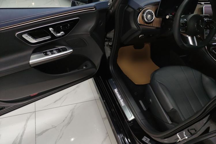 Used Mercedes-Benz EQE 2022 350 Luxury Edition Interior 3