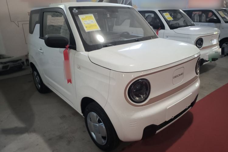 Used Geely Galaxy Panda 2024 Panda Mini 200km Endurance Bear Front Right 45 Deg