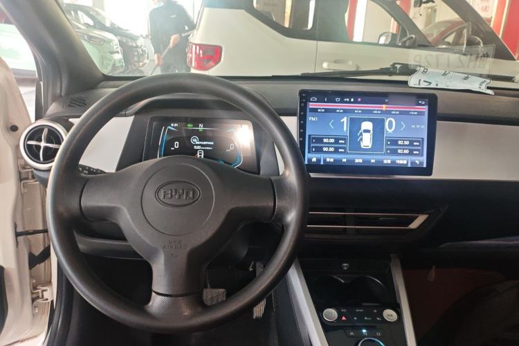 Used BYD e1 2019 Edition Yue Center Console