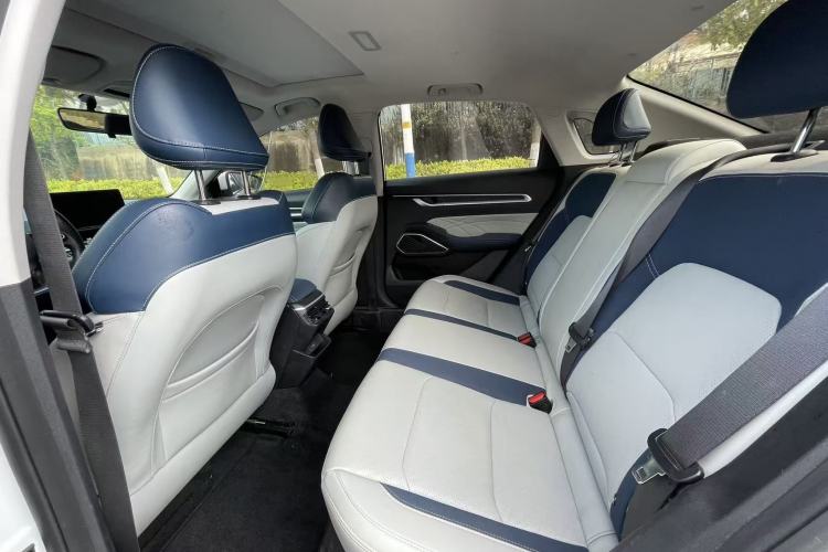 Used Geely Auto Emgrand 2022 4th Generation 1.5L CVT Flagship Model Interior 4