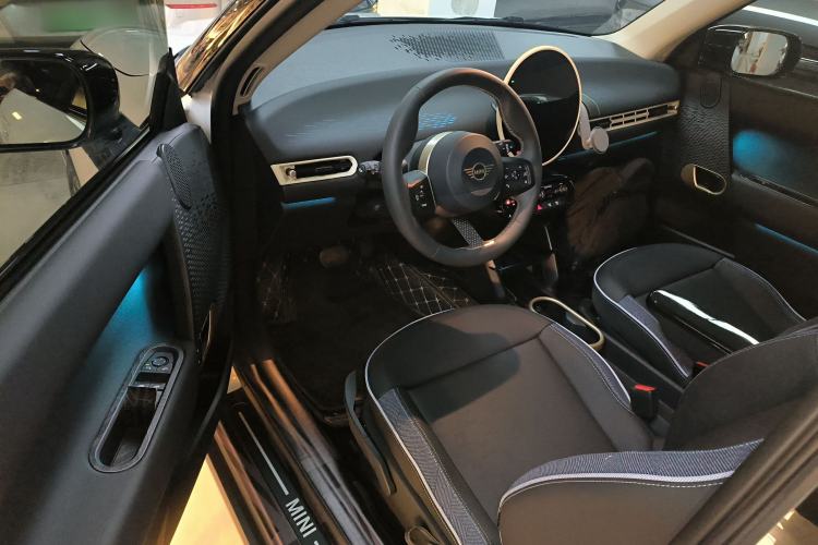 Used MINI Electric MINI COOPER 2025 456km COOPER E Classic Style
