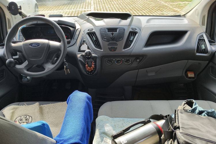 Used Ford Transit 2017 2.0T Diesel Multi-Purpose Commercial Vehicle Short Wheelbase Low Roof China V Standard