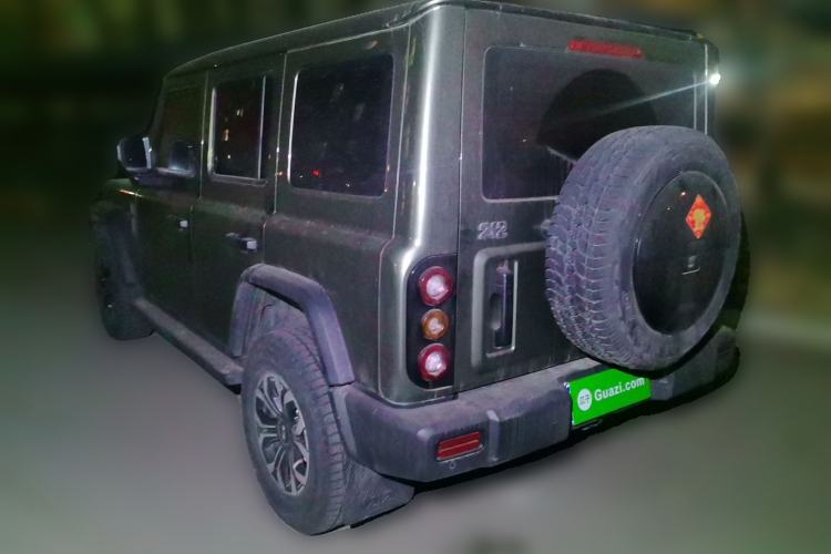 Used 212 T01 2024 2.0T Explorer Rear Left 45 Deg