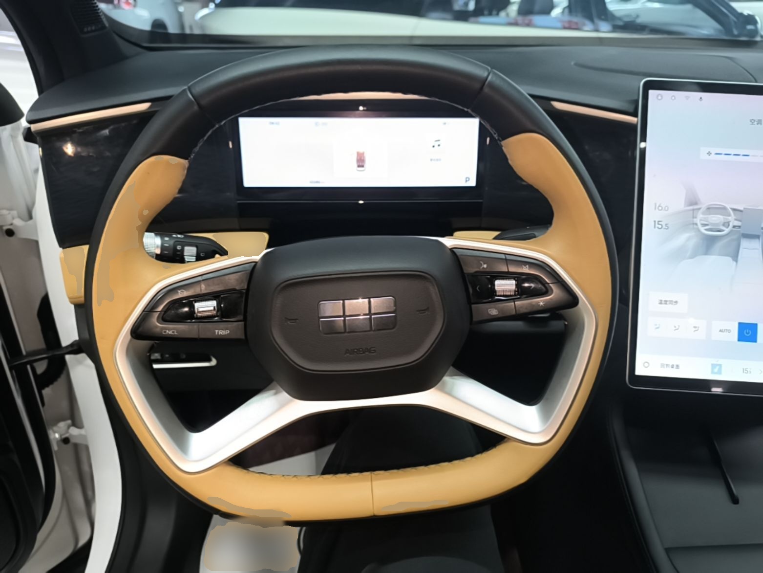 Geely Galaxy L7 2023 1.5T 115 km PLUS — снимка 13