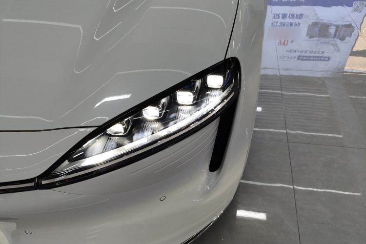 Used Hima Luxeed R7 2024 All-Electric 736 km Ultra Left Front Headlight