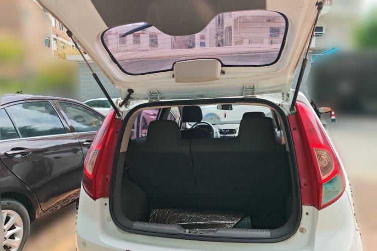 Used Chevrolet Sail 2013 Hatchback 1.2L AMT Ideal Edition Trunk