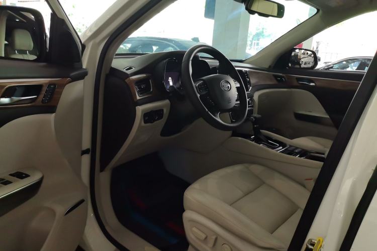 Used GAC Trumpchi GS8 2017 320T Two-Wheel Drive Luxury Smart Connectivity Version (7 Seats)
