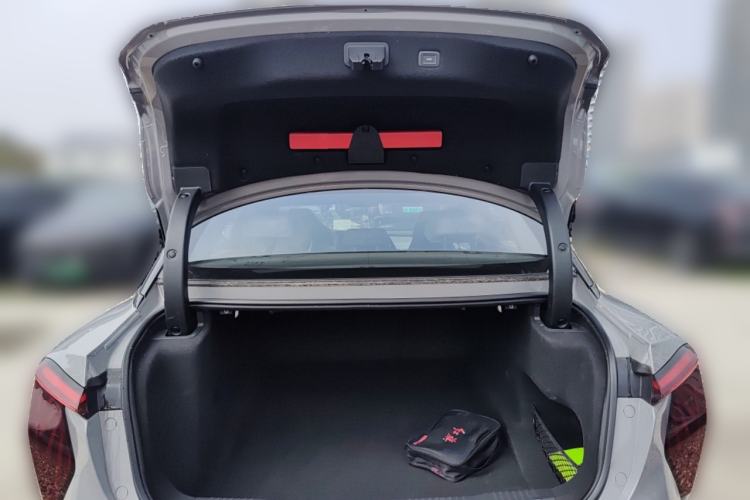 Used Hongqi EH7 2024 690 Pro Trunk