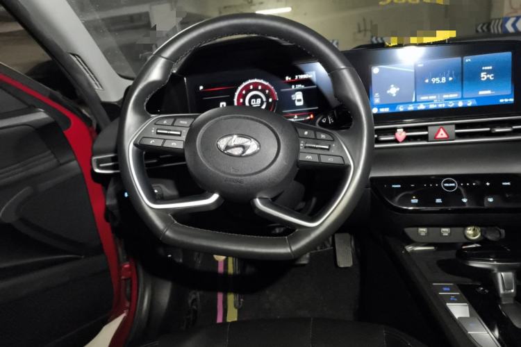 Used Hyundai Elantra 2021 1.5L CVT LUX Prestige Edition
