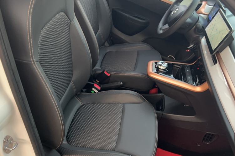 Used Dongfeng NAMMI BOX 2022 Chasing Wind Edition 331 km Standard Model
