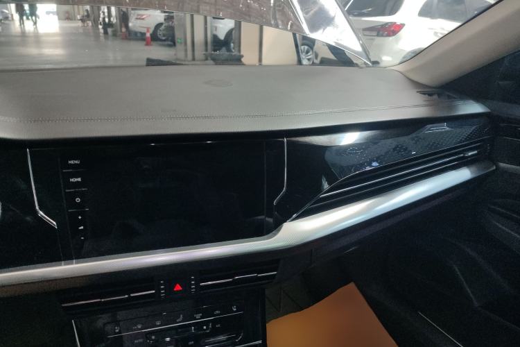 Used Volkswagen Passat 2023 Restyled 330TSI Starry Luxury Edition Center Console