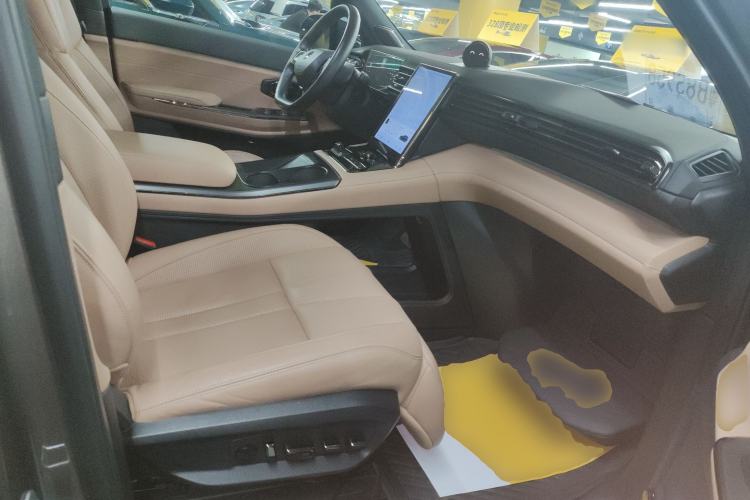 Used Nio ES8 2020 415 km Range 7-Seater Version Right Front Seat