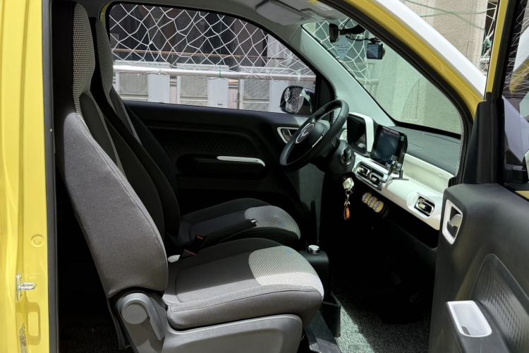 Used Wuling Hongguang MINIEV 2024 3rd Generation 215km Advanced Version Right Front Seat