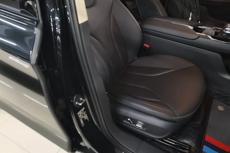 Used Hongqi E-QM5 2023 Base Travel Edition
