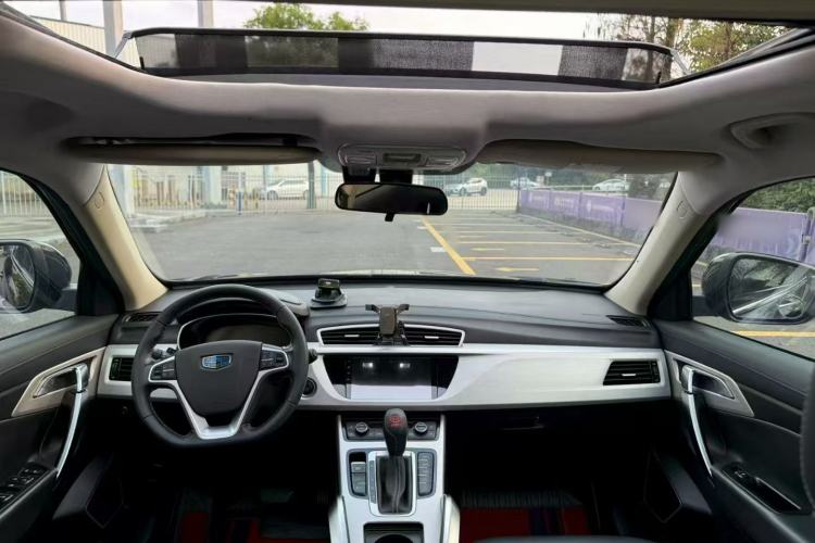 Used Geely Auto Emgrand X7 Sport 2018 1.8TD Automatic Two-Wheel Drive Smart Connect 4G Internet Edition Interior 3