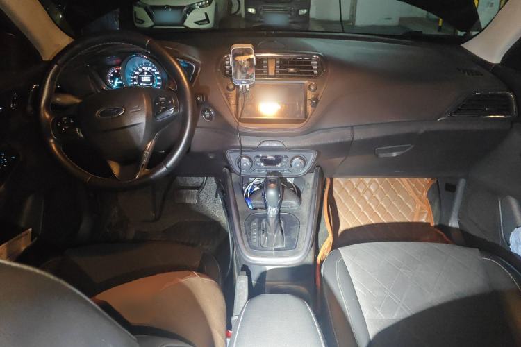 Used Ford Escort 2019 Revised Version 1.5L Automatic Enjoyment Type China VI Standard Center Console