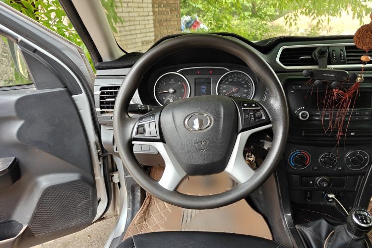 Used Great Wall Wingle 5 2017 2.0T European Version Diesel Two-Wheel Drive Advanced Large Double-Cab GW4D20E
