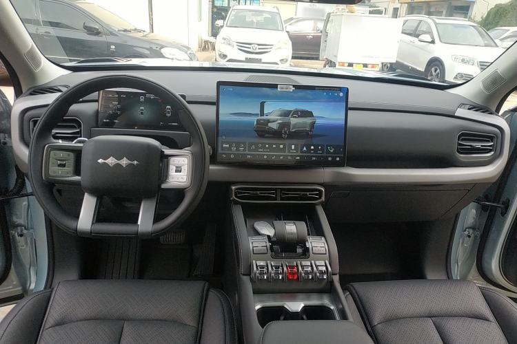 Used Formula Leopard Titanium 3 2025 501 km Range Rear-Wheel Drive Intelligent Driving Max Edition Interior 2