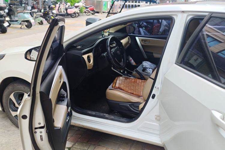 Used Toyota Levin 2017 Revised Dual-Engine 1.8H GS E-CVT Elite Sunroof Version China V Standard
