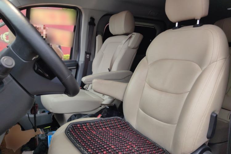 Used Iveco Fidato 2023 C30 Passenger Van 2.0T 93kW Manual Transmission Xingtu Edition Low Roof