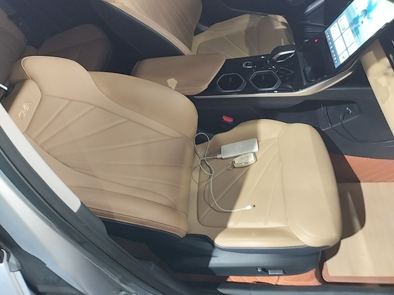 Geely Auto FX11 2023 1.5TD DCT Prestige Edition — снимка 19