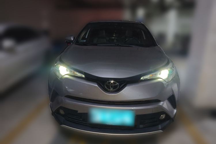Used Toyota IZOA 2018 2.0L Yichi Version China VI Standard

