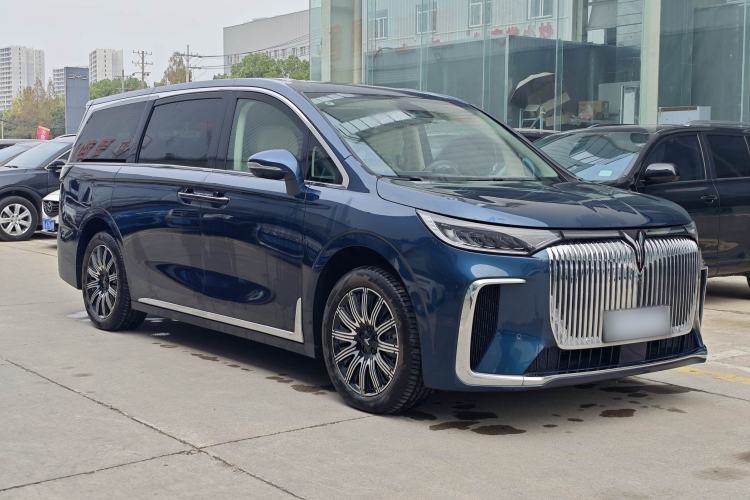 Used VOYAH Dream 2025 EV Four-Wheel Drive Flagship Kunpeng Edition