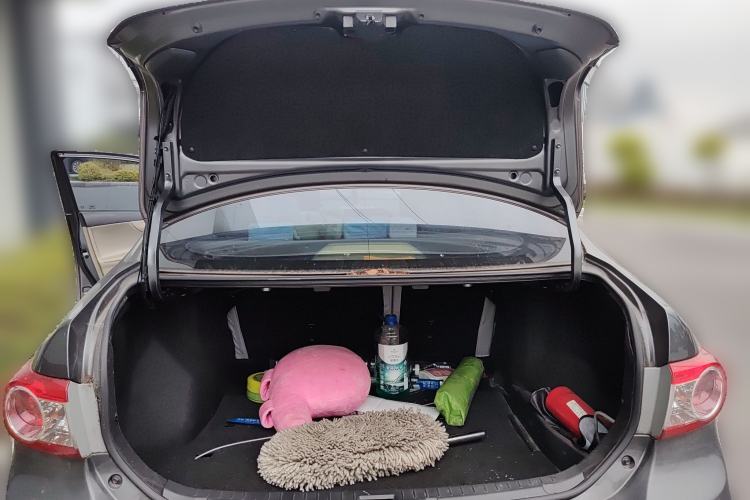 Used Toyota Corolla 2011 1.6L Automatic GL Trunk