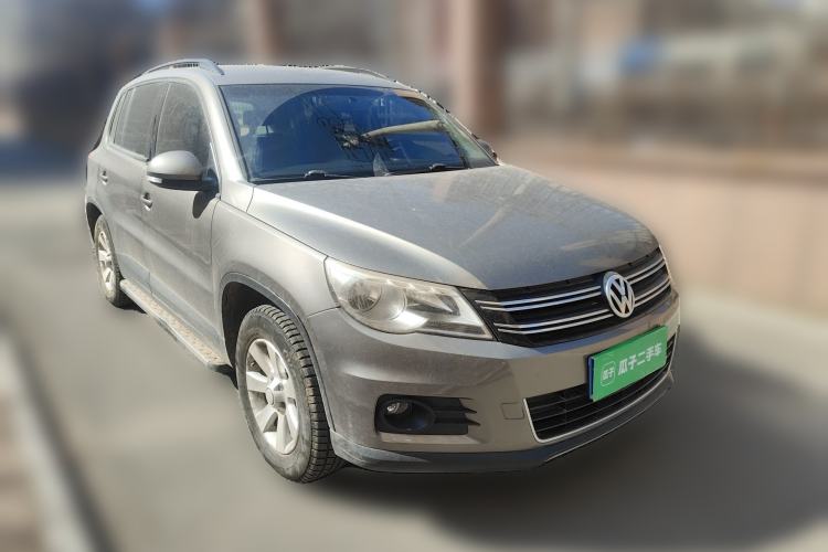 Used Volkswagen Tiguan 2010 1.8 TSI Automatic Two-Wheel Drive Trend Edition Front Right 45 Deg