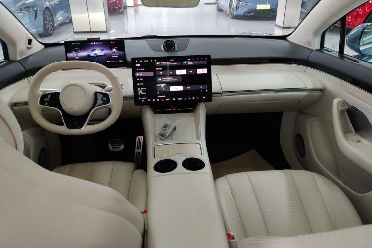 Used Hima Luxeed R7 2024 All-Electric 667 km Max