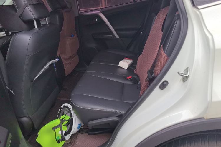 Used Toyota RAV4 2019 2.0L CVT Two-Wheel Drive ZhiShang Version China VI Standard