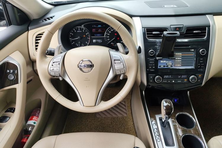 Used Nissan Teana 2015 2.5L XL-Upper NAVI Tech Champions League Deluxe Edition
