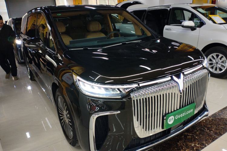 Used VOYAH Dream 2025 PHEV Four-Wheel-Drive Flagship Kunpeng Edition
