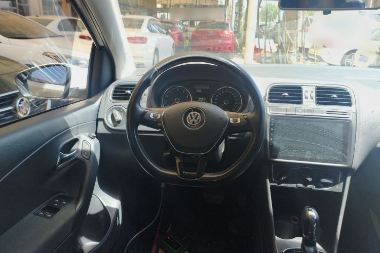 Used Volkswagen Polo 2016 1.6L Automatic Comfort Model