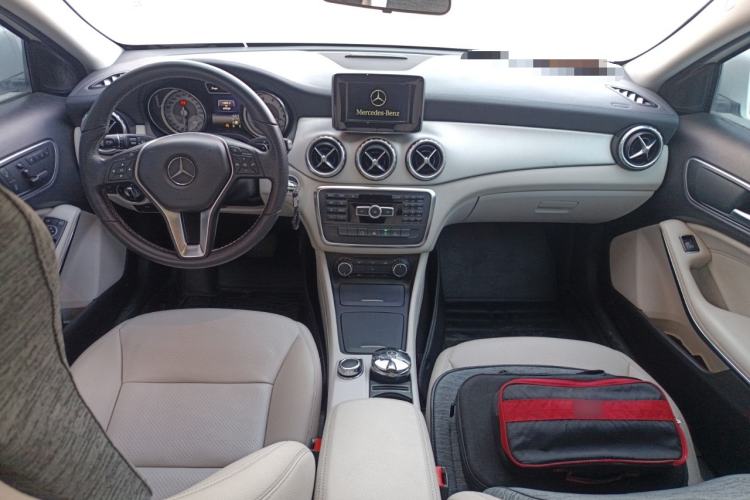 Used Mercedes-Benz GLA 2015 GLA 200 Fashion Model Center Console